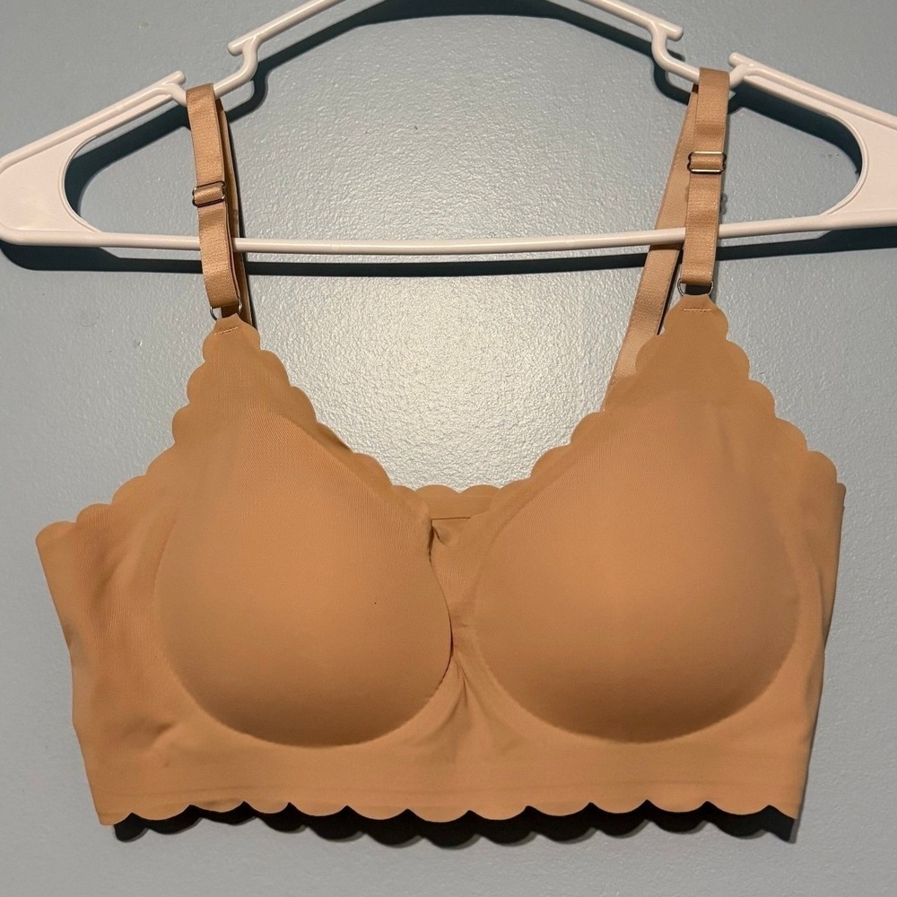 Seamless Size Small Tan Scalloped Edge Bralette Wireless Padded Bra Nude 1650